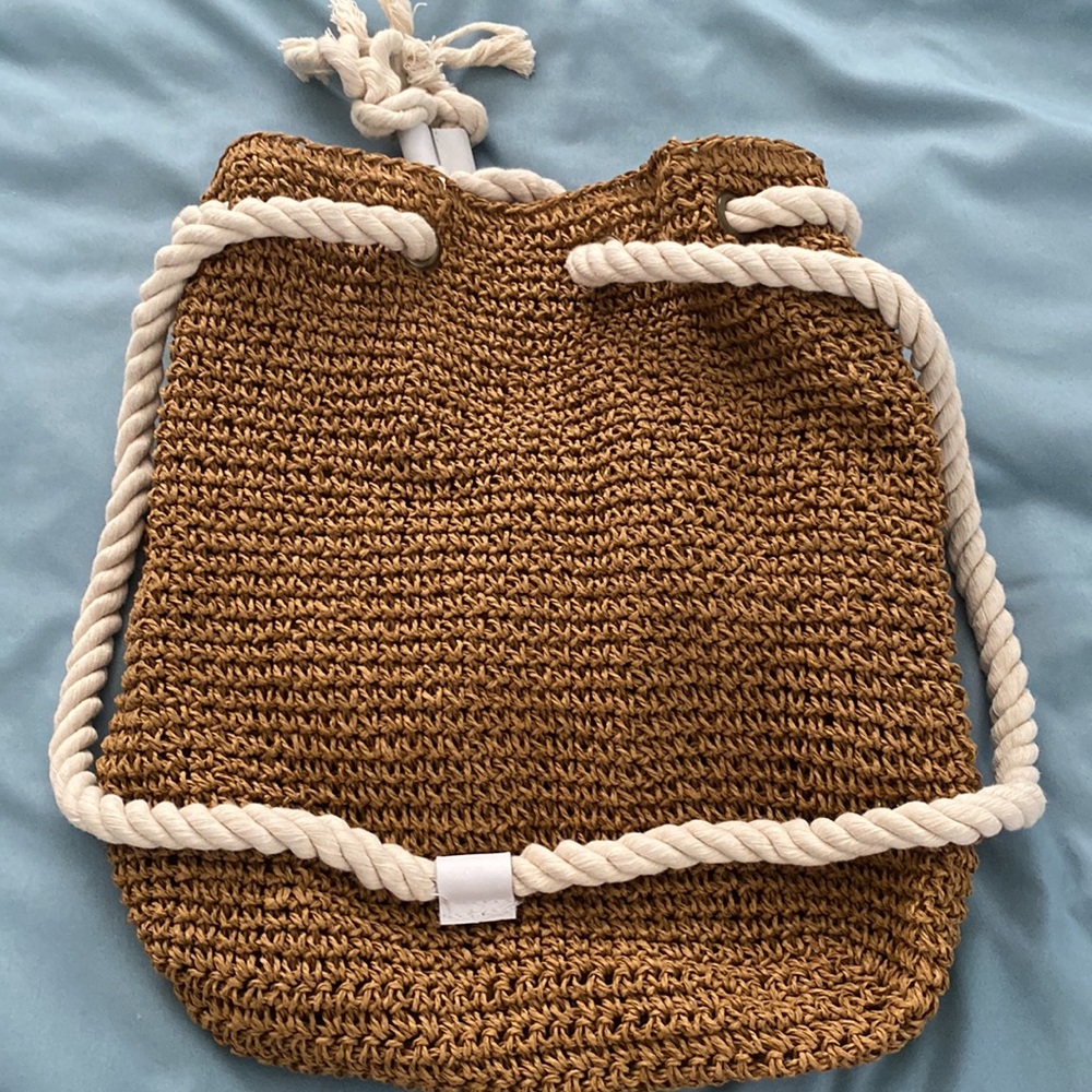 Beach Style Backpack - Picture 2 of 4